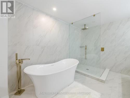 97 Edgewater Drive, Hamilton, ON - Indoor Photo Showing Bathroom