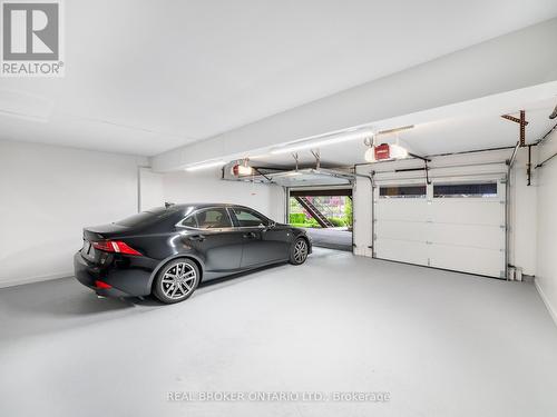 97 Edgewater Drive, Hamilton, ON - Indoor Photo Showing Garage
