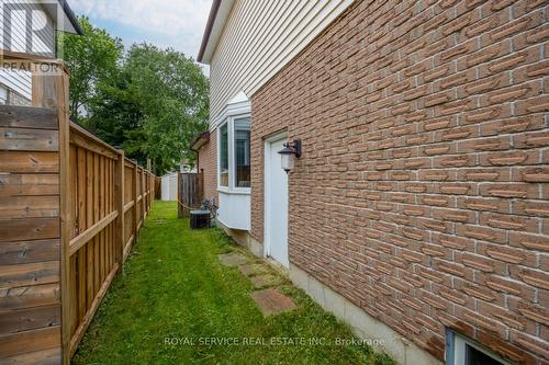 19 Mcfeeters Crescent, Clarington, ON - Outdoor With Exterior