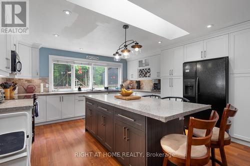 96 Suter Drive, Kawartha Lakes, ON - Indoor Photo Showing Kitchen With Upgraded Kitchen