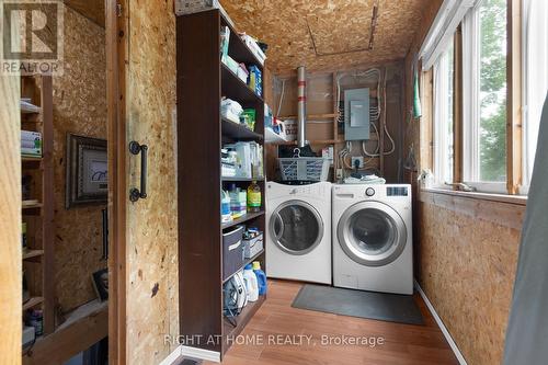 96 Suter Drive, Kawartha Lakes, ON - Indoor Photo Showing Laundry Room
