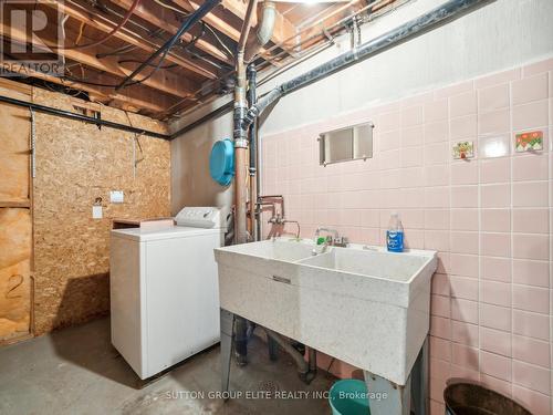 39 Gracedale Boulevard, Toronto, ON - Indoor Photo Showing Laundry Room