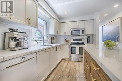 39 Segwun Road, Hamilton, ON - Indoor Photo Showing Kitchen With Stainless Steel Kitchen With Upgraded Kitchen
