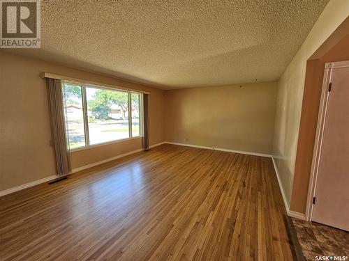 419 2Nd Avenue Se, Swift Current, SK - Indoor Photo Showing Other Room