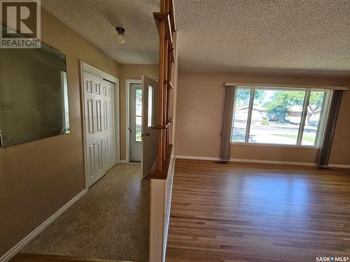 419 2Nd Avenue Se, Swift Current, SK - Indoor Photo Showing Other Room