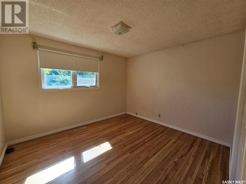 419 2Nd Avenue Se, Swift Current, SK - Indoor Photo Showing Other Room