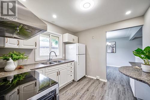 98 Prince Charles Drive, St. Catharines, ON - Indoor Photo Showing Kitchen With Double Sink