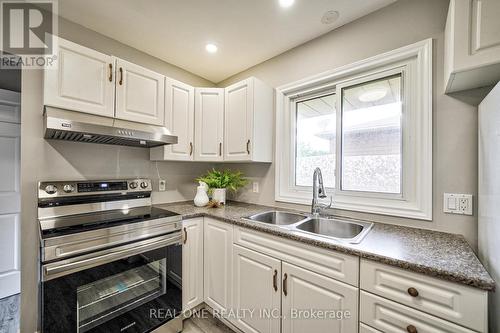 98 Prince Charles Drive, St. Catharines, ON - Indoor Photo Showing Kitchen With Double Sink