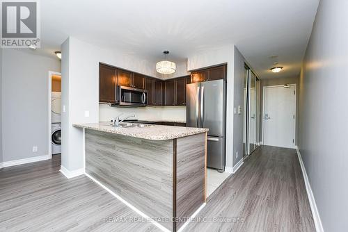 1816 - 68 Grangeway Avenue, Toronto, ON - Indoor Photo Showing Kitchen