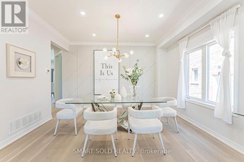 28 Jefferson Forest Drive, Richmond Hill, ON - Indoor Photo Showing Dining Room