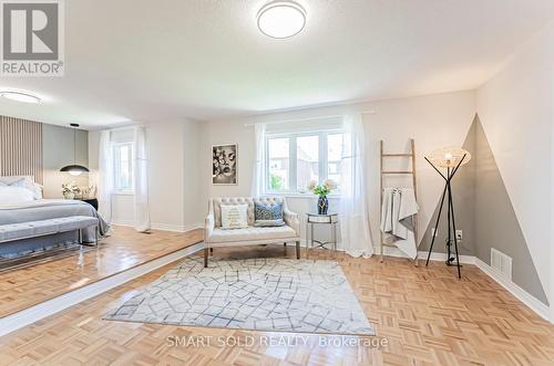 28 Jefferson Forest Drive, Richmond Hill, ON - Indoor Photo Showing Bedroom