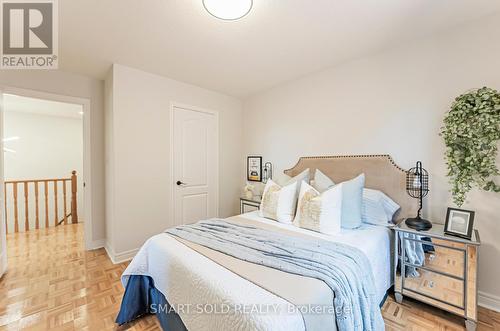 28 Jefferson Forest Drive, Richmond Hill, ON - Indoor Photo Showing Bedroom