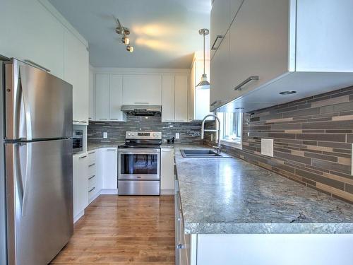 Kitchen - 11 Rue Éliza-Simon, Gatineau (Hull), QC - Indoor Photo Showing Kitchen With Double Sink With Upgraded Kitchen