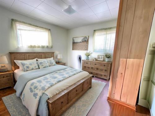 616 Eighteenth Avenue N, Kenora, ON - Indoor Photo Showing Bedroom