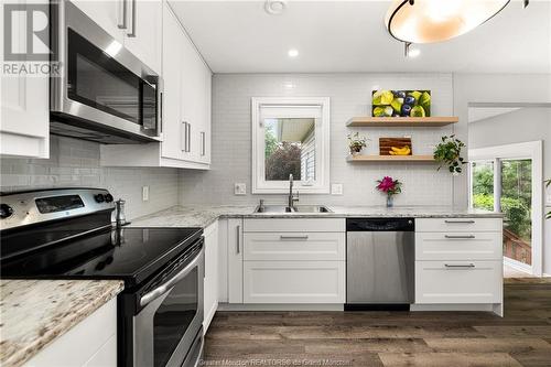 76 Berry St, Moncton, NB - Indoor Photo Showing Kitchen With Double Sink With Upgraded Kitchen