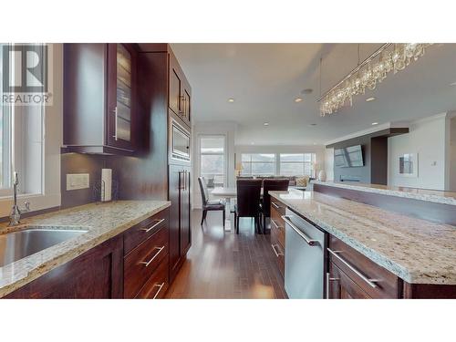 4215 Pebble Beach Drive, Osoyoos, BC - Indoor Photo Showing Kitchen