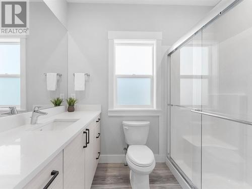 229 Tupman Crescent, Kelowna, BC - Indoor Photo Showing Bathroom