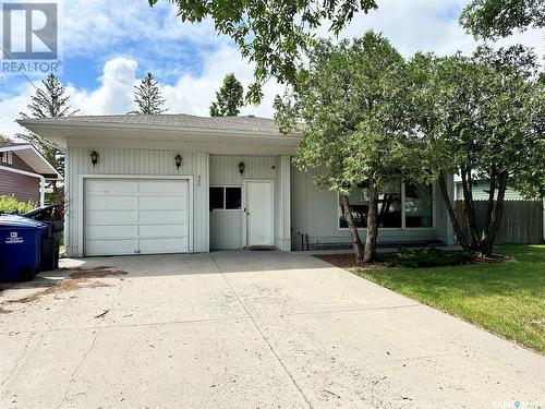 220 Ash Drive, Weyburn, SK - Outdoor