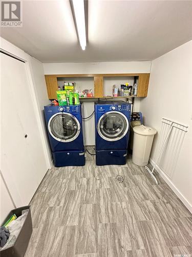 220 Ash Drive, Weyburn, SK - Indoor Photo Showing Laundry Room