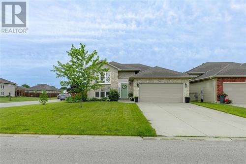 4052 Applewood Drive, Petrolia, ON - Outdoor With Facade