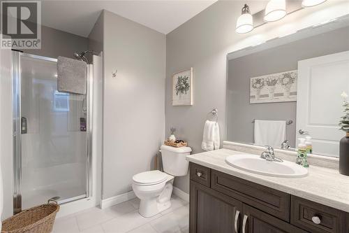 4052 Applewood Drive, Petrolia, ON - Indoor Photo Showing Bathroom