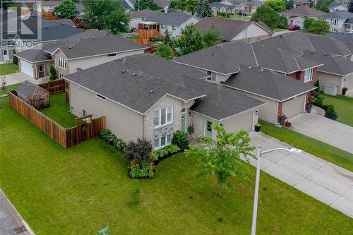 4052 Applewood Drive, Petrolia, ON - Outdoor