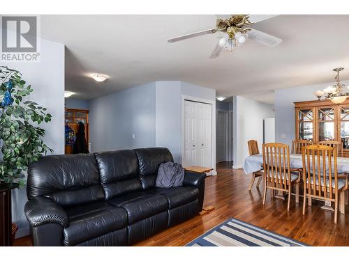 2440 Old Okanagan Highway Unit# 142, West Kelowna, BC - Indoor Photo Showing Living Room