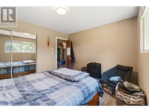 305 Cambie Road, Kelowna, BC - Indoor Photo Showing Bedroom