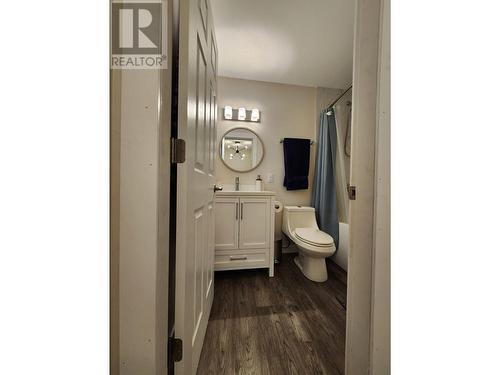889 Cadder Avenue, Kelowna, BC - Indoor Photo Showing Bathroom