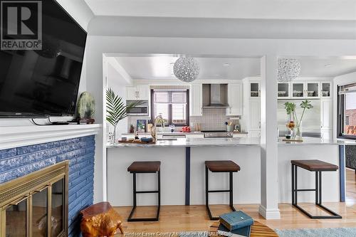 6725 Riverside Drive East, Windsor, ON - Indoor Photo Showing Kitchen