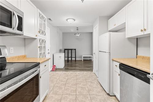 6350 Dorchester Road|Unit #113, Niagara Falls, ON - Indoor Photo Showing Kitchen