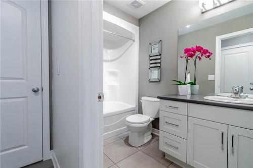 68 Parkside Drive, St. Catharines, ON - Indoor Photo Showing Bathroom