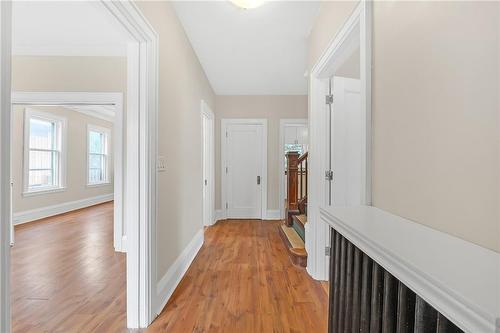 100 Balsam Avenue S, Hamilton, ON - Indoor Photo Showing Other Room