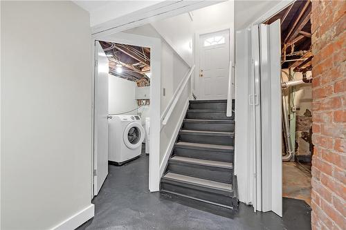 100 Balsam Avenue S, Hamilton, ON - Indoor Photo Showing Laundry Room