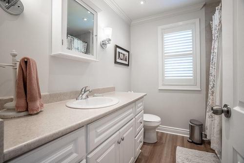68 Cloverhill Road, Hamilton, ON - Indoor Photo Showing Bathroom