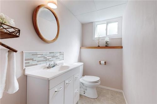 2358 Arnold Crescent, Burlington, ON - Indoor Photo Showing Bathroom