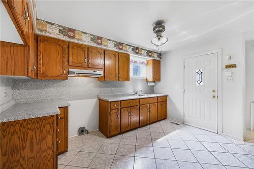 294 Roxborough Avenue, Hamilton, ON - Indoor Photo Showing Kitchen With Double Sink