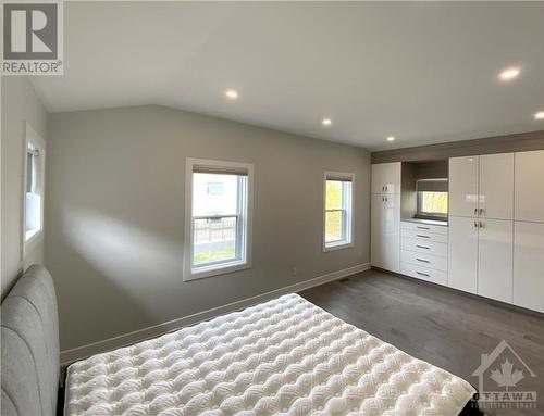 124 Boteler Street, Ottawa, ON - Indoor Photo Showing Bedroom