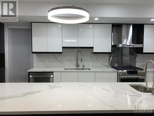 124 Boteler Street, Ottawa, ON - Indoor Photo Showing Kitchen With Double Sink