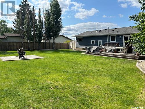 331 32Nd Street, Battleford, SK - Outdoor With Deck Patio Veranda With Backyard