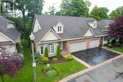 13C - 350 DOON VALLEY DRIVE  Kitchener, ON N2P 2M9