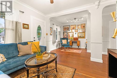 16 Walter Street, Guelph (Two Rivers), ON - Indoor Photo Showing Living Room