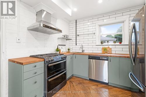 16 Walter Street, Guelph (Two Rivers), ON - Indoor Photo Showing Kitchen