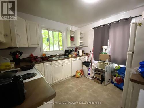 11 Duke Street, St. Catharines, ON - Indoor Photo Showing Kitchen With Double Sink