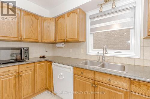 120 Karalee Crescent, Cambridge, ON - Indoor Photo Showing Kitchen With Double Sink