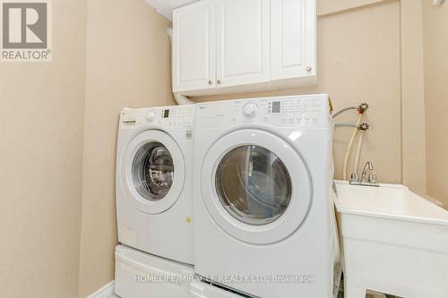 120 Karalee Crescent, Cambridge, ON - Indoor Photo Showing Laundry Room