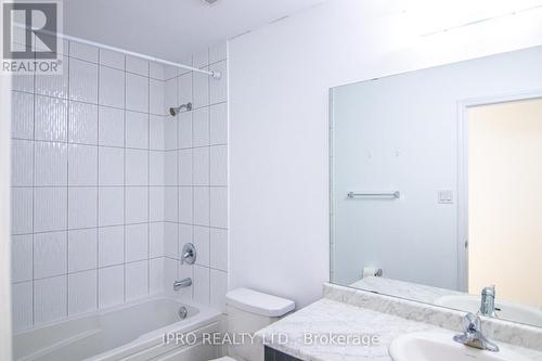 112 Queen Mary Boulevard, Hamilton, ON - Indoor Photo Showing Bathroom