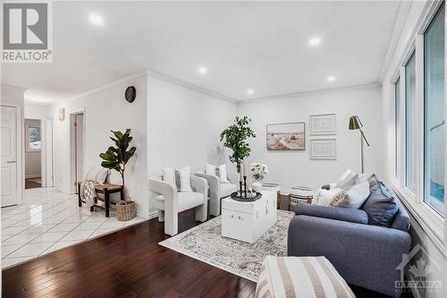 751 Boyle Drive, Woodstock, ON - Indoor Photo Showing Living Room