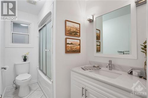 751 Boyle Drive, Woodstock, ON - Indoor Photo Showing Bathroom