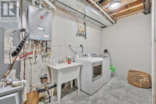 2585 Kenora Street, Windsor, ON - Indoor Photo Showing Laundry Room